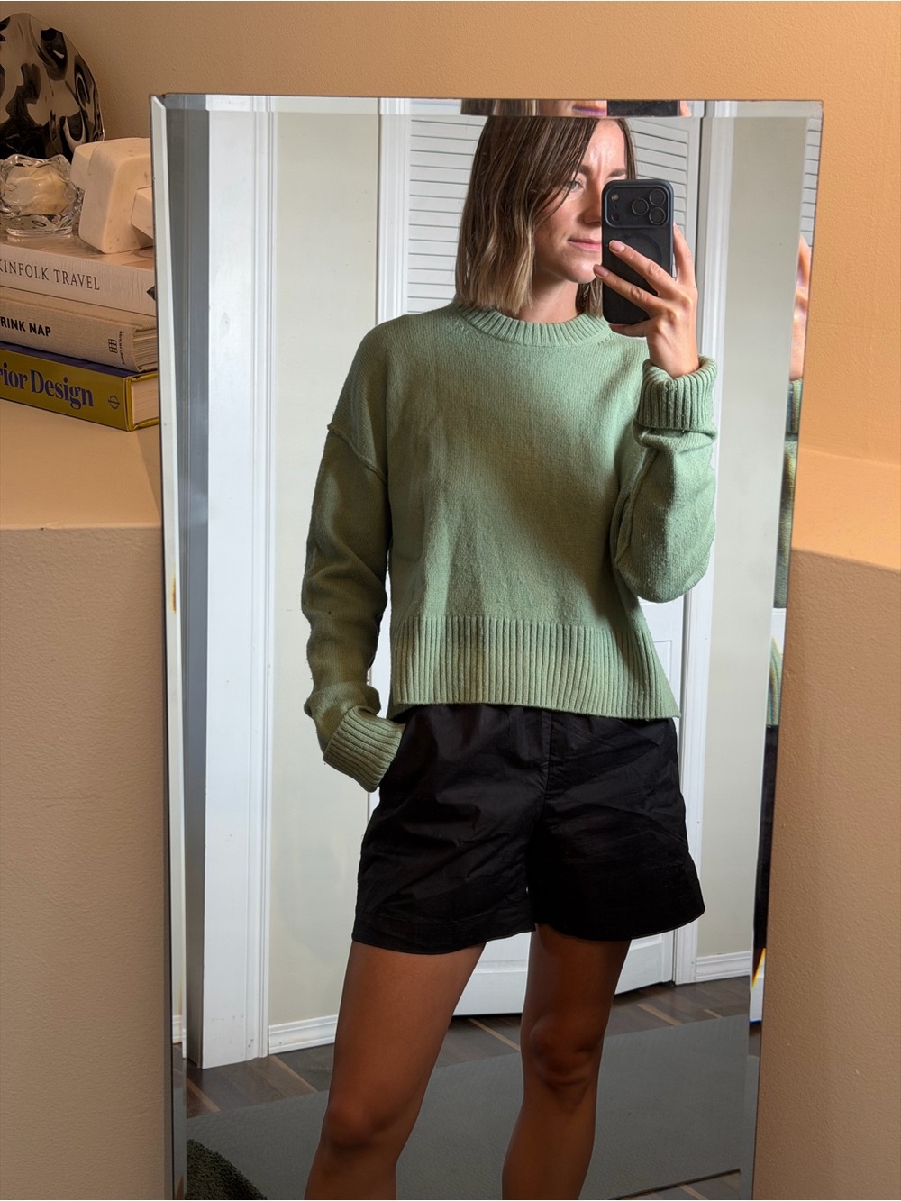 Green two-tone knit cropped sweater